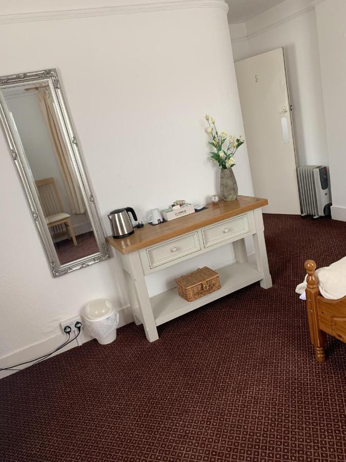 The Prince Of Wales Reigate Extérieur photo