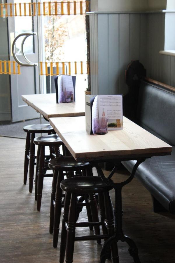 The Prince Of Wales Reigate Extérieur photo