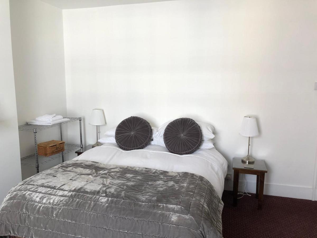 The Prince Of Wales Reigate Extérieur photo